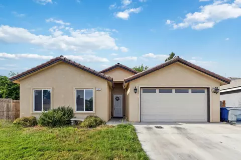 1021 Adell St, Madera, CA 93638 photo 1