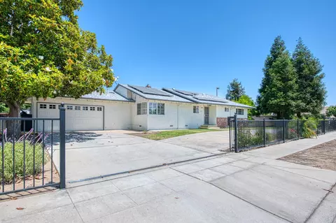 2137 Gettysburg Ave, Clovis, CA 93611