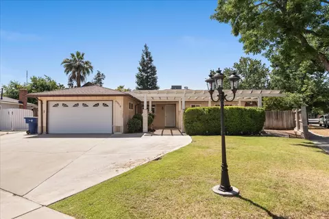 4705 N Holt Ave, Fresno, CA 93705