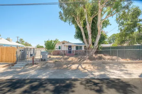 2084 N Feland Ave, Fresno, CA 93722