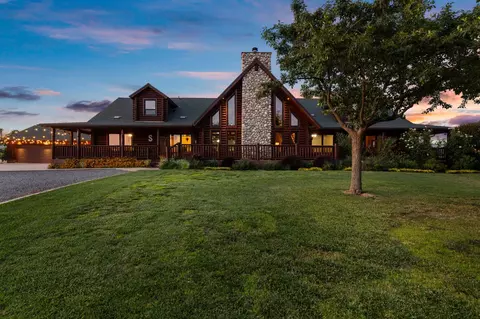 13900 E Shepherd Ave, Clovis, CA 93619
