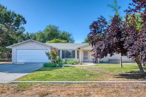 1183 E Dinuba Ave, Fresno, CA 93725