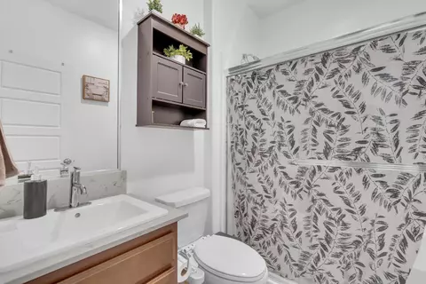 325 N Laverne Ave, Fresno, CA 93727