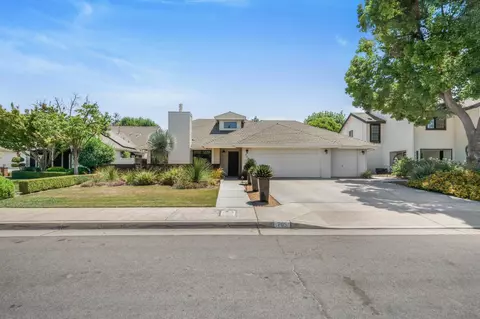 705 E Wood Duck Cir, Fresno, CA 93730