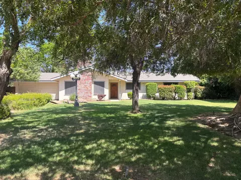 12261 Gleason Dr, Madera, CA 93636