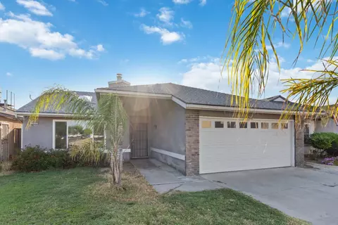 2433 N Knoll Ave, Fresno, CA 93722