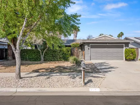 7352 N Adoline Ave, Fresno, CA 93711