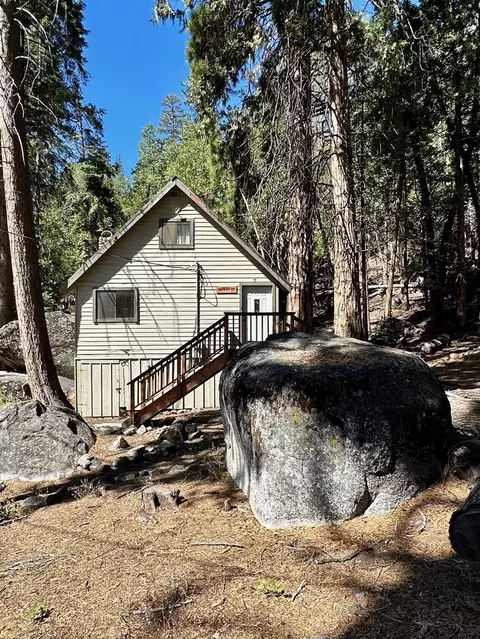 54758 Dinkey Creek Rd, Shaver Lake, CA 93664