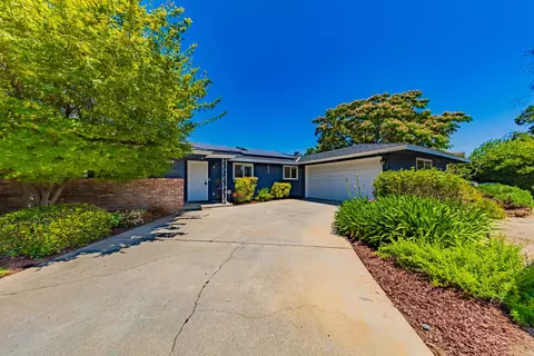 1096 Twain Ave W, Fresno, CA 93711
