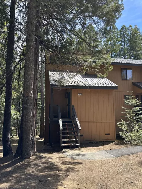 40786 Oakwoods Ln, Shaver Lake, CA 93664