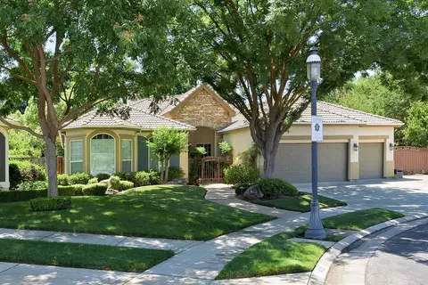 1413 N Hornet Ave, Clovis, CA 93619