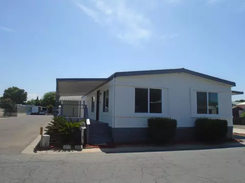 852 E Grangeville Blvd #17, Hanford, CA 93230