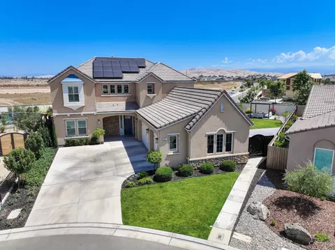 2141 N Rogers Ln, Clovis, CA 93619
