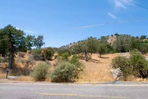 93 N Dome Dr, Coarsegold, CA 93614
