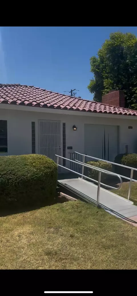 523 W Hedges Ave, Fresno, CA 93728