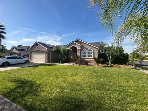 2136 Florence Ave, Sanger, CA 93657