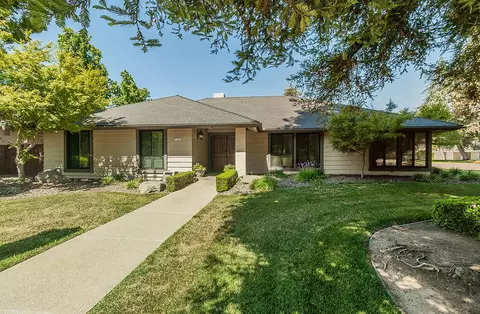 5383 N Briarwood Ave, Fresno, CA 93711