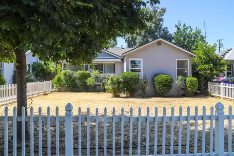 1020 E Saginaw Way, Fresno, CA 93704