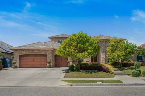 2136 E Royal Dornoch Ave, Fresno, CA 93730