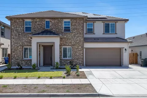 2054 N Laverne Ave, Fresno, CA 93727