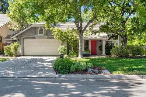 1210 E Province Dr, Fresno, CA 93720