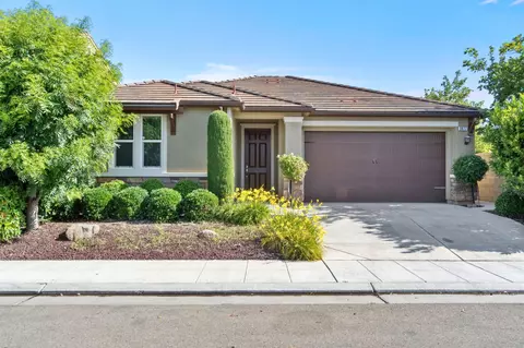 3877 Bellaire Ave, Clovis, CA 93619