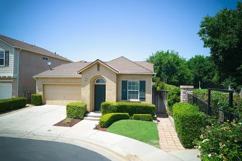 609 W Milano Ln, Clovis, CA 93619