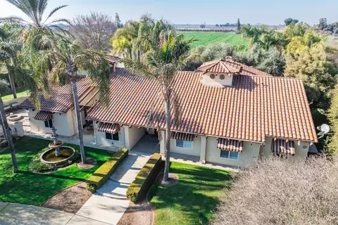 9172 Frontier St, Hanford, CA 93230