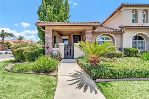 1281 W Walter Ave #15, Fowler, CA 93625