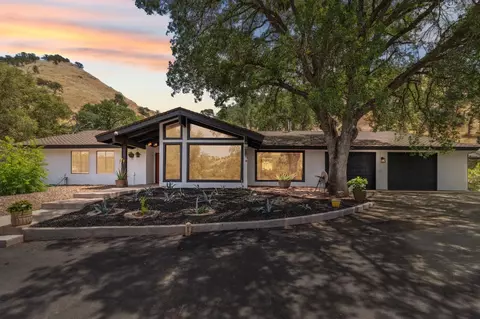 18371 Tollhouse Rd, Clovis, CA 93619