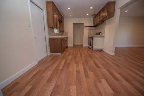 517 W Beverly Dr, Clovis, CA 93612