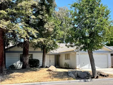 5092 W Stuart Ave, Fresno, CA 93722