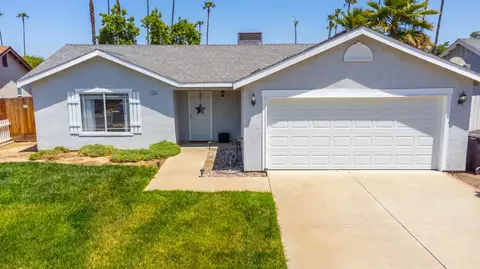 1226 Summer Field Dr, Hanford, CA 93230