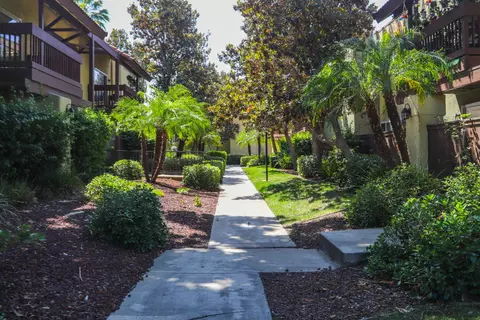 2881 E Huntington Blvd #230, Fresno, CA 93721