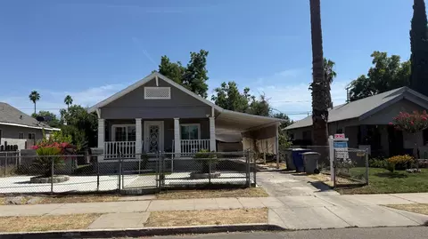 2326 E Clay Ave, Fresno, CA 93701
