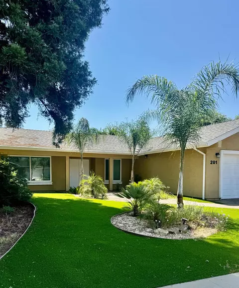 201 E Portland Ave, Fresno, CA 93720