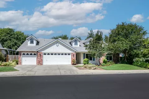 770 N Cherry Ln, Clovis, CA 93611