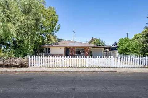 4205 E Brentwood Ave, Fresno, CA 93703