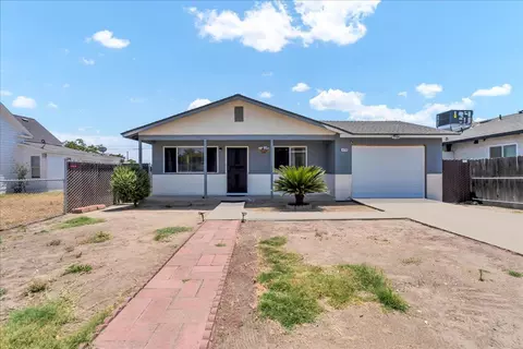 650 Tulare St, Parlier, CA 93648