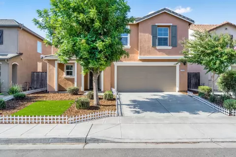 1252 Peach Ct, Madera, CA 93638