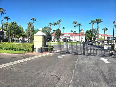 8147 N Cedar Ave #115, Fresno, CA 93720