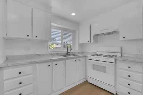 105 W Herndon Ave #SPC 30, Pinedale, CA 93650