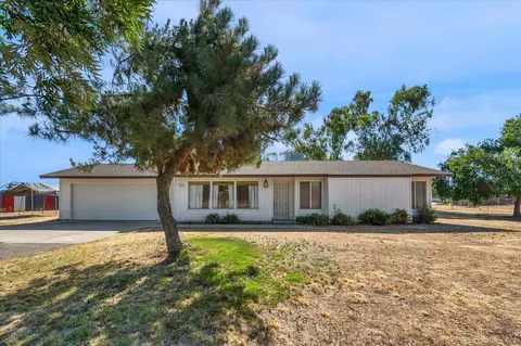 17685 Altamont Dr, Madera, CA 93638