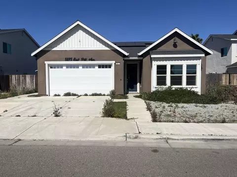 5875 E Pitt Ave, Fresno, CA 93727