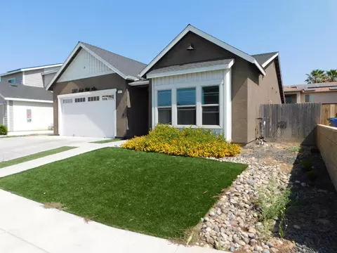 5875 E Pitt Ave, Fresno, CA 93727
