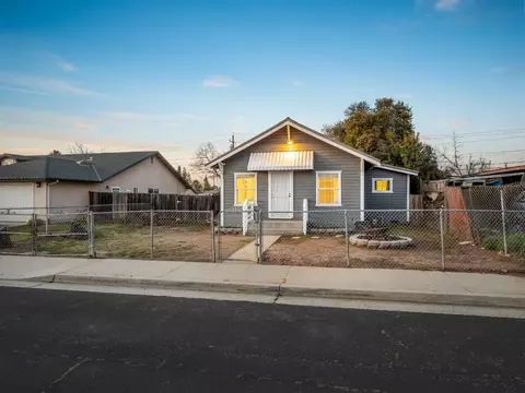 1735 5th St, Clovis, CA 93611