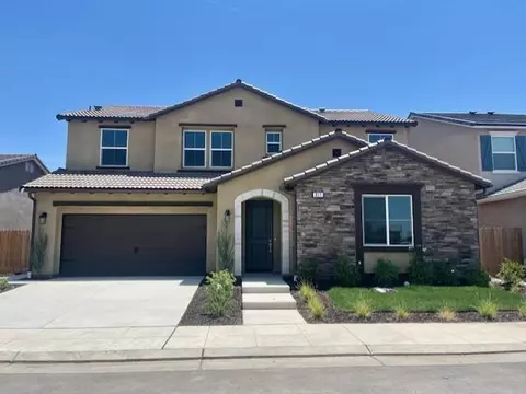 817 Discovery Rd S, Madera, CA 93636