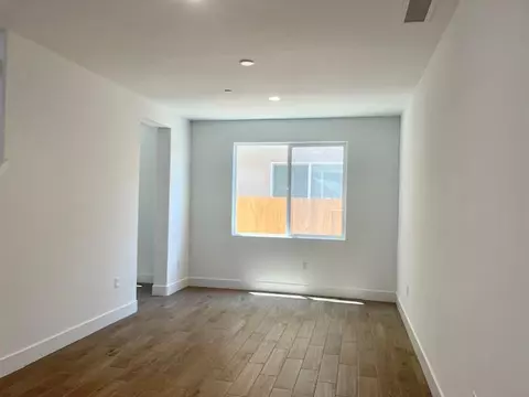 Living - 817 Discovery Rd S, Madera, CA 93636 photo 1 of 3