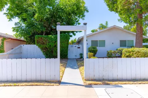 2922 E Gettysburg Ave, Fresno, CA 93726