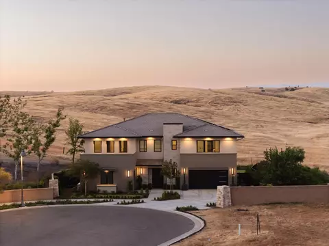 940 Terrace Pl, Madera, CA 93636